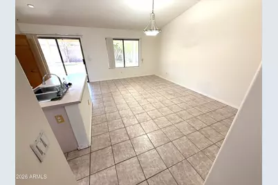 10781 W Robin Lane W, Peoria, AZ 85373 - Photo 6