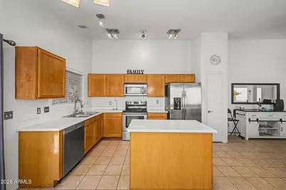 2863 W Muriel Drive, Phoenix, AZ 85053 - Photo 10