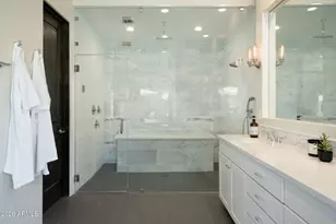 4029 N 57th Pl, Phoenix, AZ 85018 - Photo 16