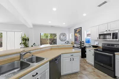 10107 E Kilarea Avenue, Mesa, AZ 85209 - Photo 14