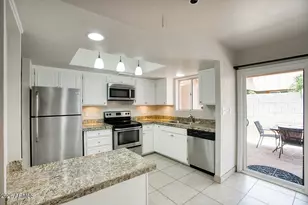 1814 W Frier Dr, Phoenix, AZ 85021 - Photo 6