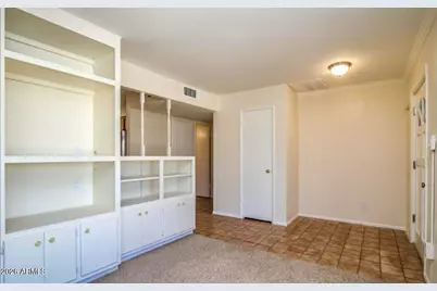 11802 N Hacienda Drive, Sun City, AZ 85351 - Photo 8