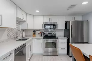 7950 E Camelback Rd, Scottsdale, AZ 85251 - Photo 10