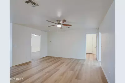 206 W Sunland Avenue, Phoenix, AZ 85041 - Photo 16