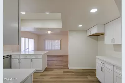 206 W Sunland Avenue, Phoenix, AZ 85041 - Photo 6