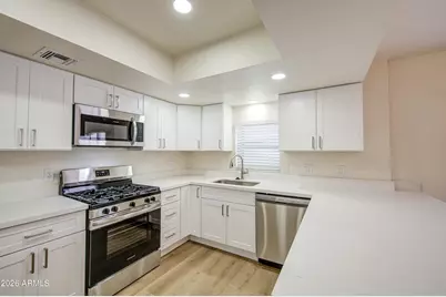 206 W Sunland Avenue, Phoenix, AZ 85041 - Photo 2
