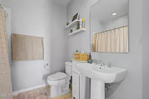 1 E Lexington Ave, Phoenix, AZ 85012 - Photo 28