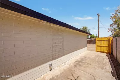 6414 W Mitchell Drive, Phoenix, AZ 85033 - Photo 20