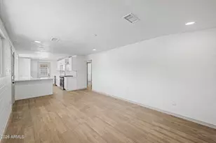 6414 W Mitchell Dr, Phoenix, AZ 85033 - Photo 8