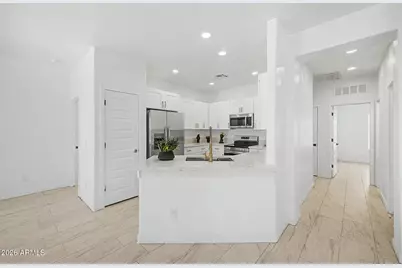 10094 W Mission Drive, Arizona City, AZ 85123 - Photo 8
