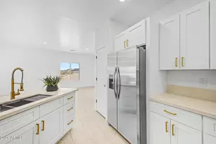10094 W Mission Dr, Arizona City, AZ 85123 - Photo 10