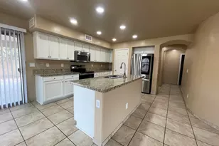 1466 E Holiday Dr, Casa Grande, AZ 85122 - Photo 8