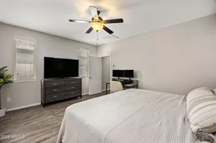 2022 W Desert Hollow Dr, Phoenix, AZ 85085 - Photo 10