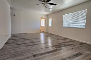 3024 N 37th Dr, Phoenix, AZ 85019 - Photo 6