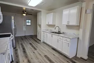 3024 N 37th Dr, Phoenix, AZ 85019 - Photo 10
