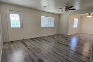 3024 N 37th Dr, Phoenix, AZ 85019 - Photo 4