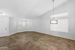 908 E Verbena Dr, Phoenix, AZ 85048 - Photo 2