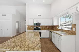 908 E Verbena Dr, Phoenix, AZ 85048 - Photo 8