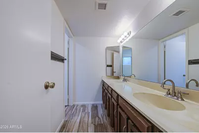 1704 W Kiowa Avenue, Mesa, AZ 85202 - Photo 10