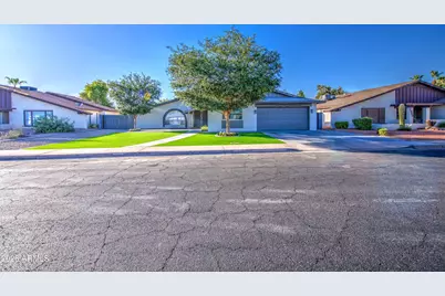 1704 W Kiowa Avenue, Mesa, AZ 85202 - Photo 22