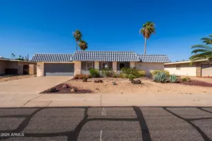 10706 W Pinion Ln, Sun City, AZ 85373 - Photo 1