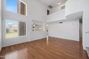 3906 E Kimberly Way, Phoenix, AZ 85050 - Photo 2