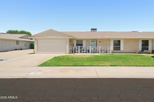 10612 W El Capitan Cir, Sun City, AZ 85351 - Photo 2