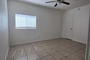 6917 W Highland Ave, Phoenix, AZ 85033 - Photo 12