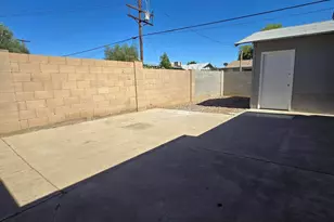 6917 W Highland Ave, Phoenix, AZ 85033 - Photo 18