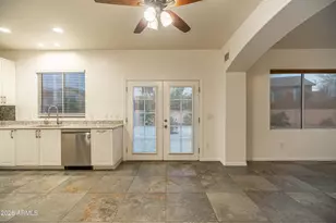 7202 S 40th Ln, Phoenix, AZ 85041 - Photo 10
