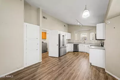 18625 N 15th Place, Phoenix, AZ 85024 - Photo 8
