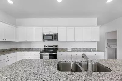 10055 W Devonshire Avenue, Phoenix, AZ 85037 - Photo 2