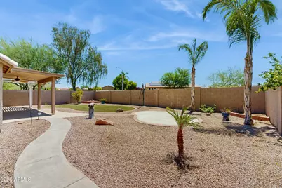 10881 W Oraibi Drive, Peoria, AZ 85373 - Photo 4