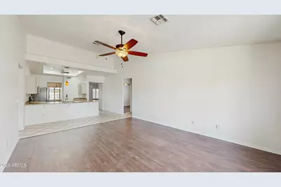 10881 W Oraibi Drive, Peoria, AZ 85373 - Photo 12