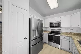 10851 W Beaubien Dr, Peoria, AZ 85373 - Photo 10