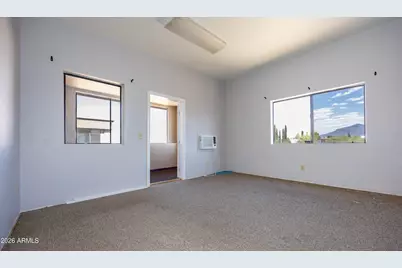 555 E Wilcox Drive, Sierra Vista, AZ 85635 - Photo 10
