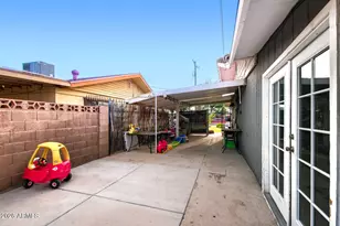 5047 N 39th Dr, Phoenix, AZ 85019 - Photo 32
