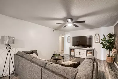 5047 N 39th Drive, Phoenix, AZ 85019 - Photo 8