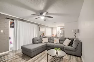 5047 N 39th Dr, Phoenix, AZ 85019 - Photo 8