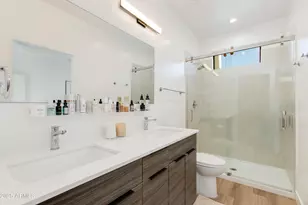 4220 N 32nd St, Phoenix, AZ 85018 - Photo 1