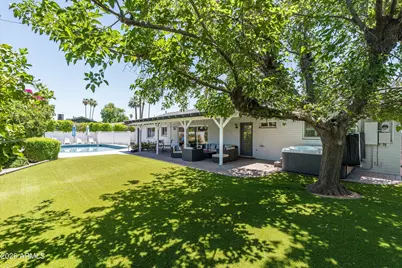 3252 E Glenrosa Avenue, Phoenix, AZ 85018 - Photo 12