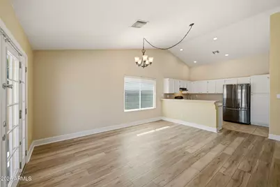 902 W Sequoia Drive, Phoenix, AZ 85027 - Photo 12