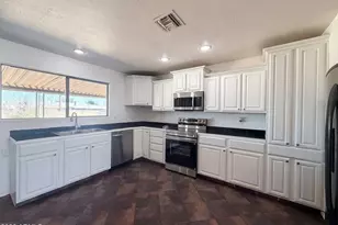 2702 W Carter Dr, Tempe, AZ 85282 - Photo 2