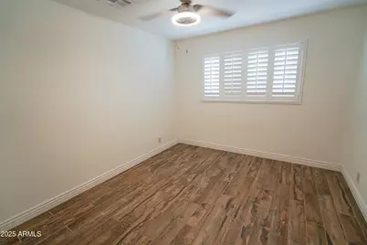 8608 E Highland Avenue, Scottsdale, AZ 85251 - Photo 10