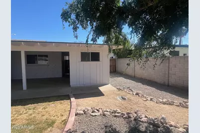8608 E Highland Avenue, Scottsdale, AZ 85251 - Photo 18