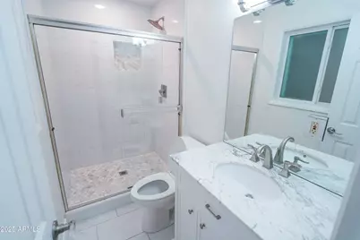 8608 E Highland Avenue, Scottsdale, AZ 85251 - Photo 14