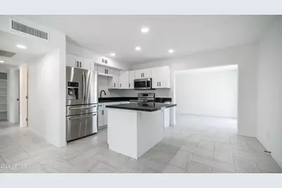 18218 N 33rd Drive, Phoenix, AZ 85053 - Photo 6