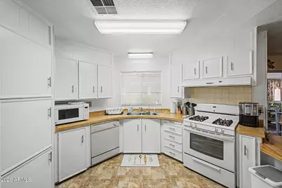 25631 S Montana Avenue, Sun Lakes, AZ 85248 - Photo 10