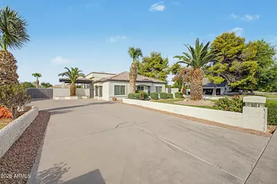 426 E Horseshoe Avenue, Gilbert, AZ 85296 - Photo 2
