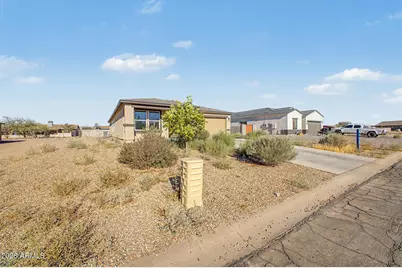 15511 S Bentley Drive, Arizona City, AZ 85123 - Photo 2
